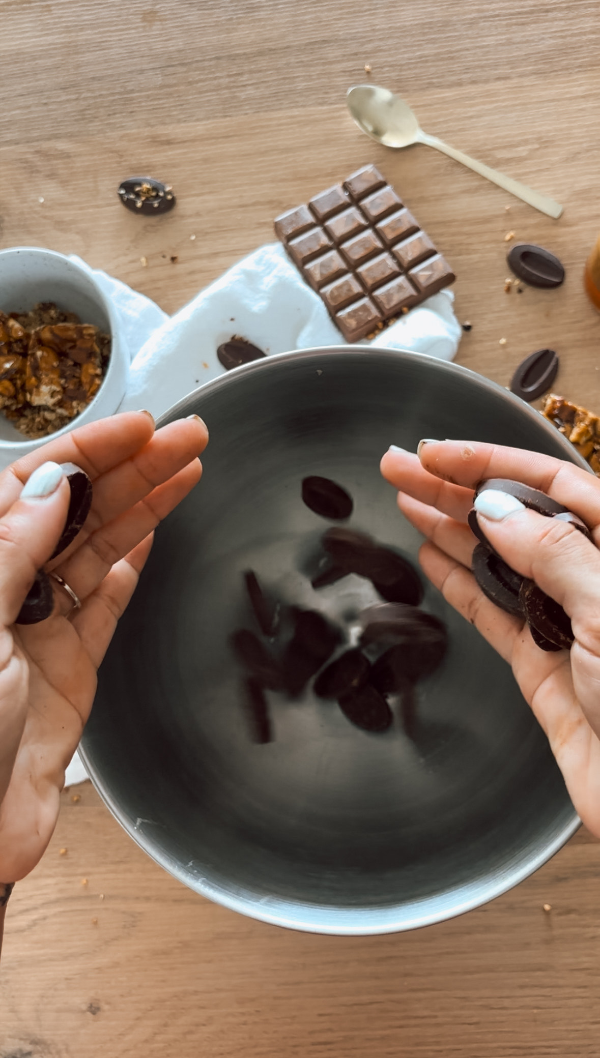 Lire la suite à propos de l’article FONDANT AU CHOCOLAT, NOUGAT PAYS & COEUR FEUILLANTINE