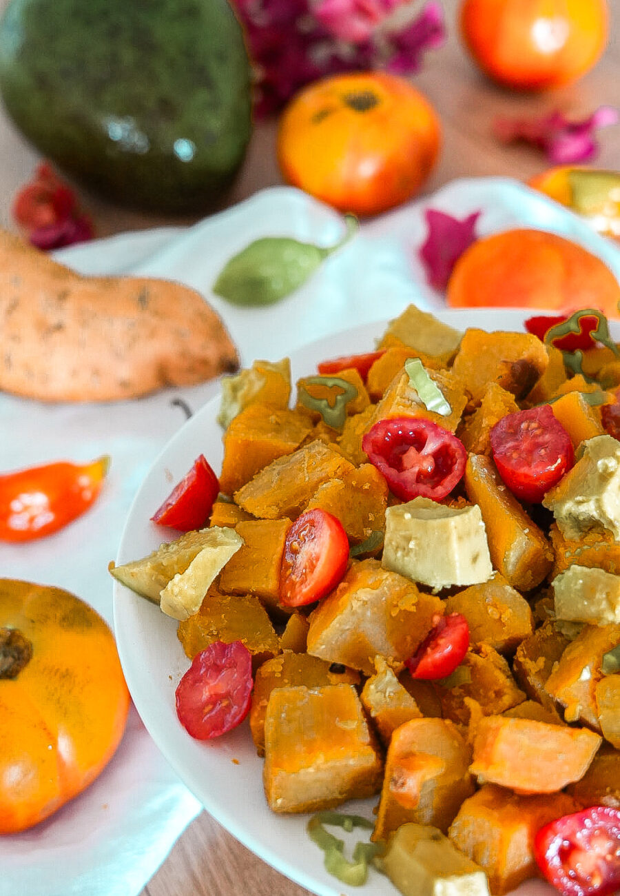 SALADE DE PATATES DOUCES, TOMATES & AVOCAT